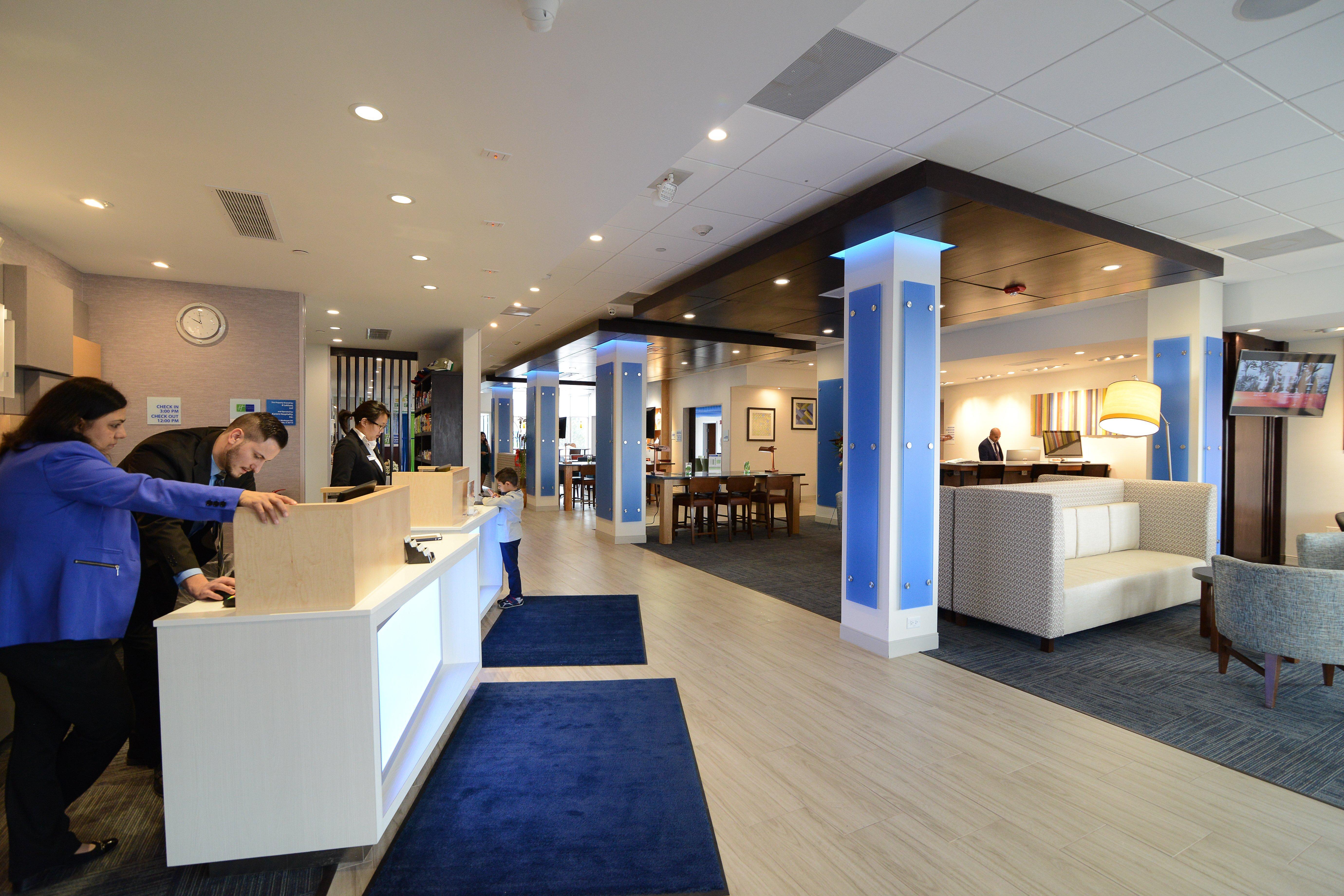 Holiday Inn Express & Suites Chicago North Shore - Niles By Ihg Exteriér fotografie